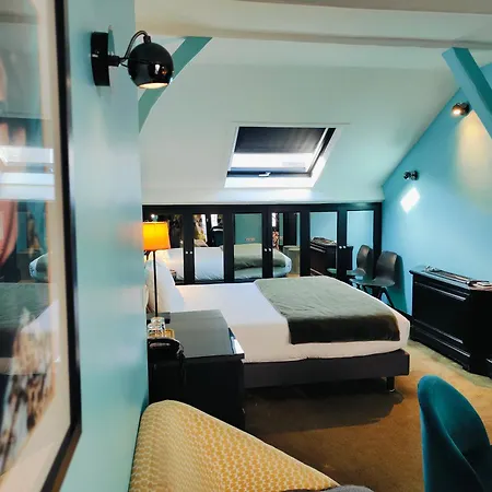 Noir 3* Paris