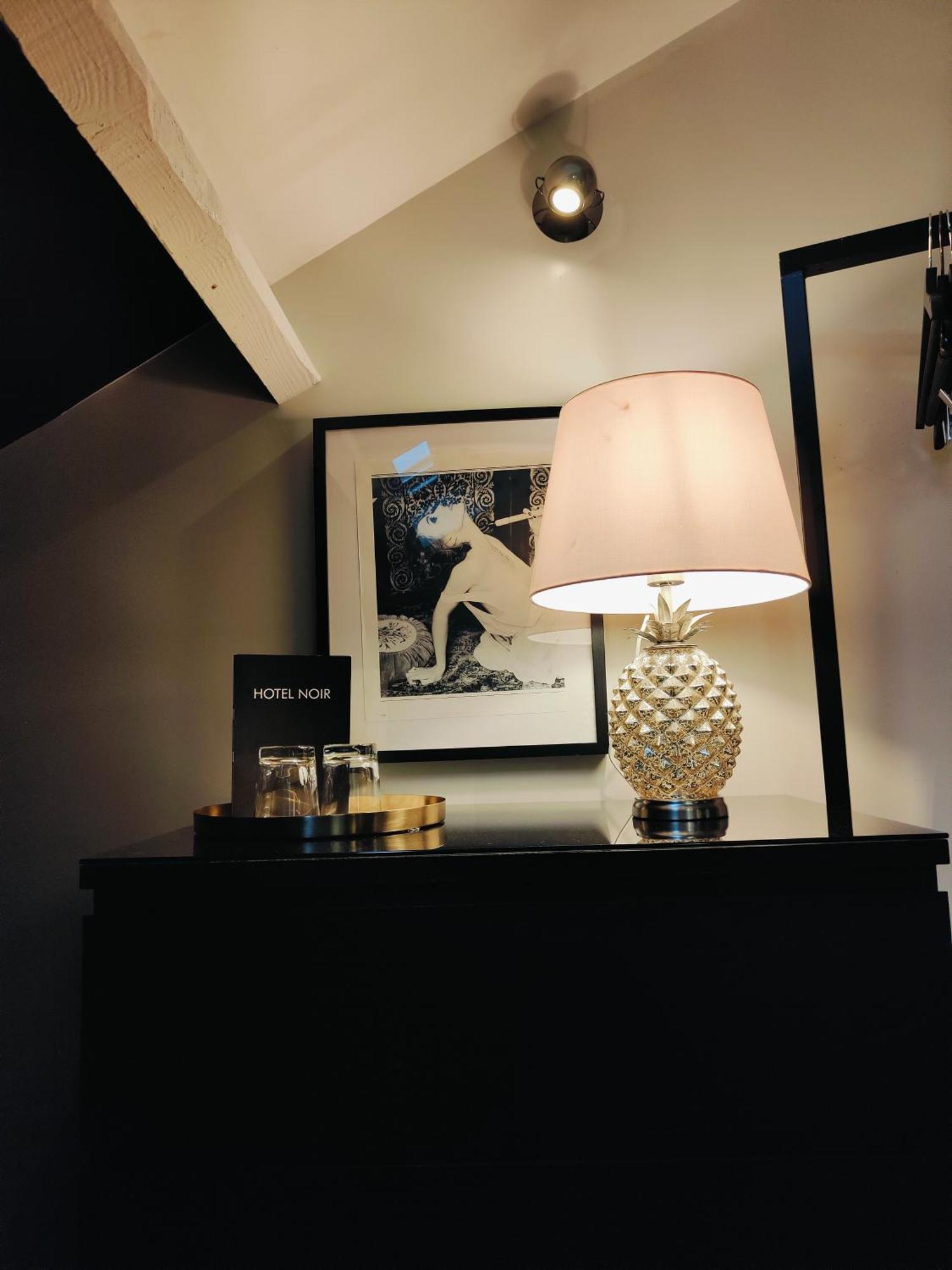 Noir Hotel
